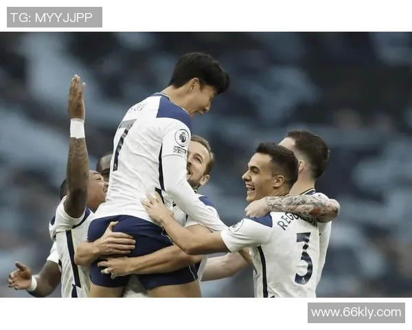 足球明星雨伞的真实身份揭秘及其背后的故事分析