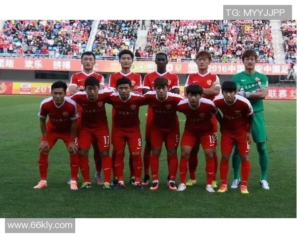 南京排球队在世界杯预选赛中以60分稳居积分榜首位展现强劲实力